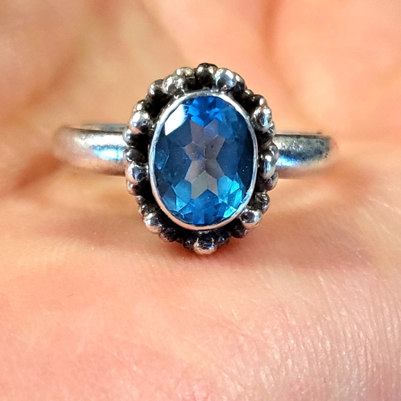 Blue topaz Ring - Picture 1 of 3